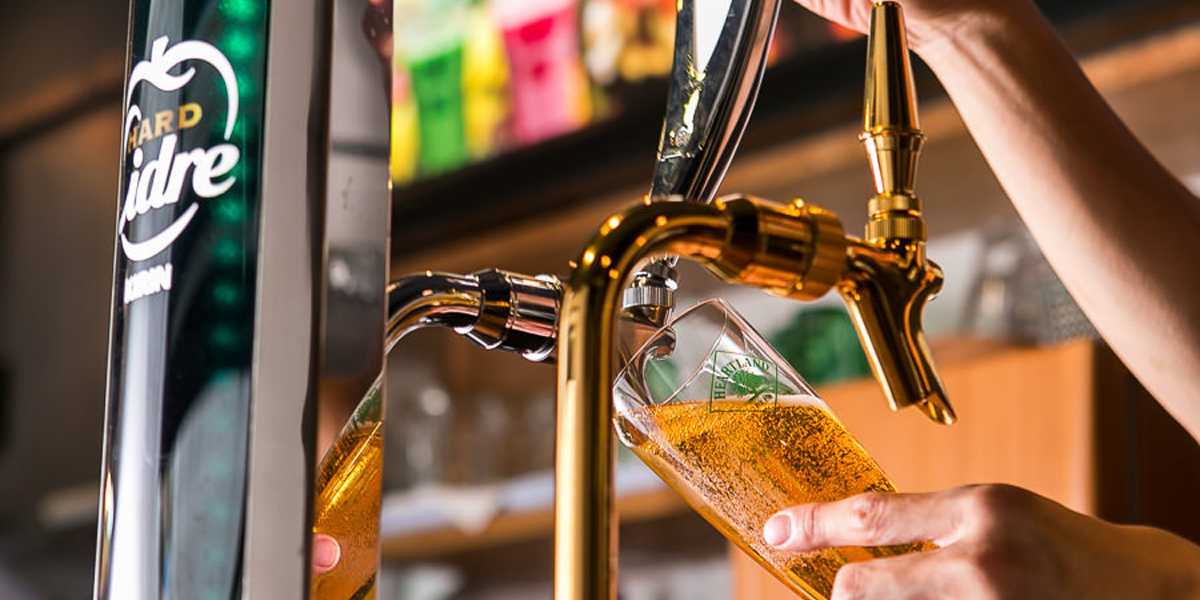 今話題の美味しいとろけるハンバーガーならグリルフクヨシ